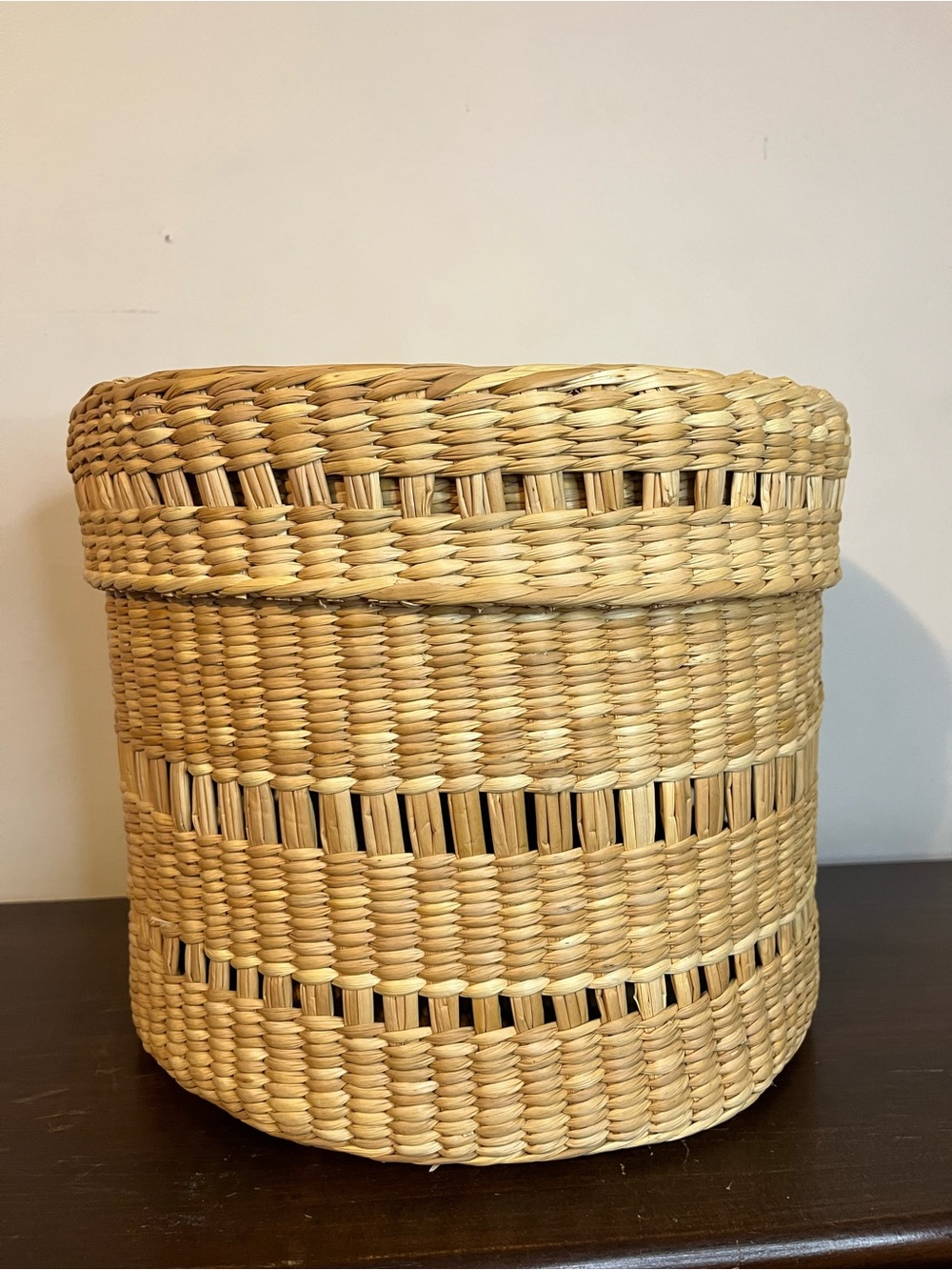 Threshold natural woven storage basket lidded EUC 9.5"